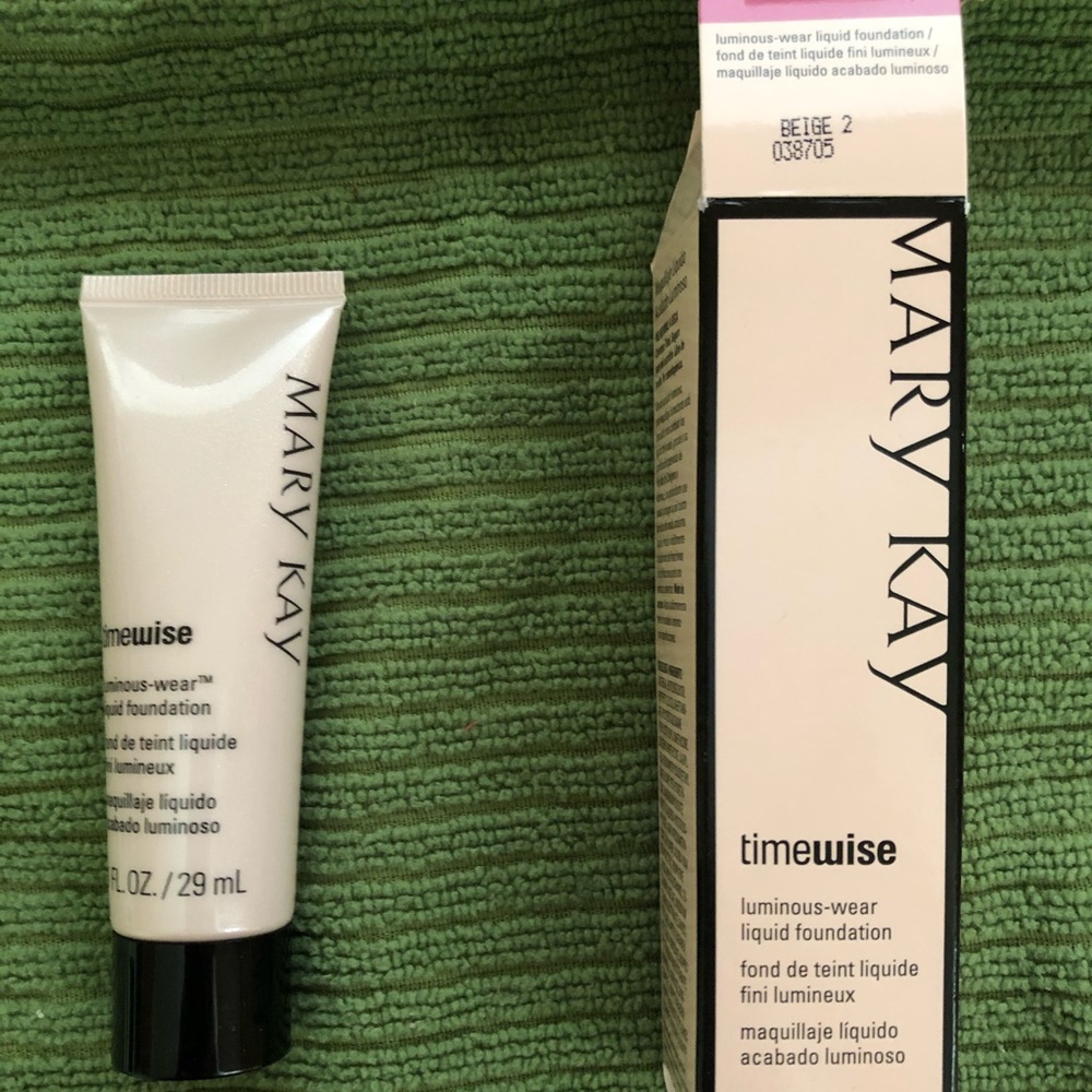 BNIB Timewise Beige 2 Normal to Oily